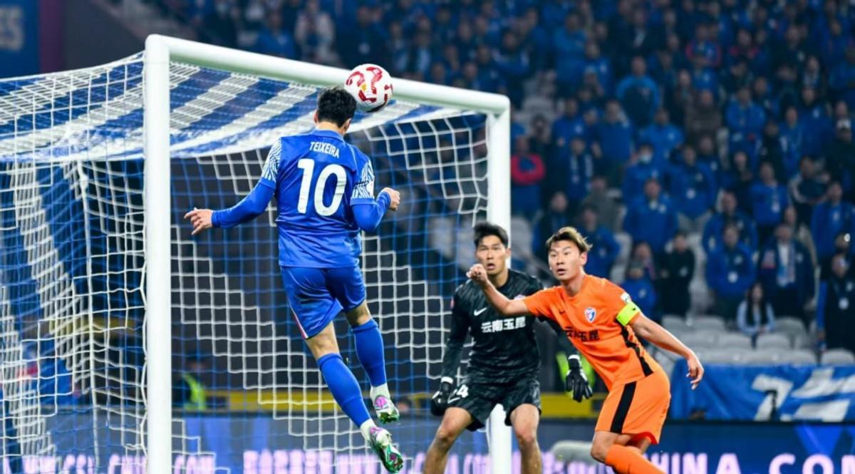 上港客场逆袭逞勇，稳定积分追逐头名！